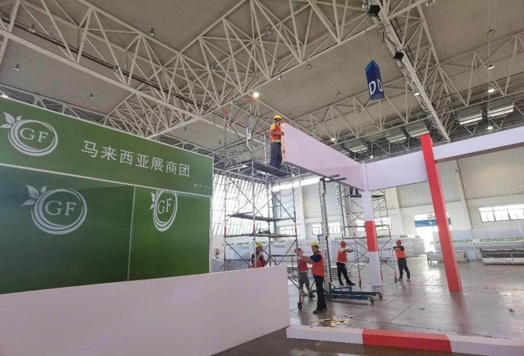 奮力沖刺“雙過半” | 科發(fā)會(huì)展公司用心搭建2023中國(guó)（西部）健康食品博覽會(huì)場(chǎng)館