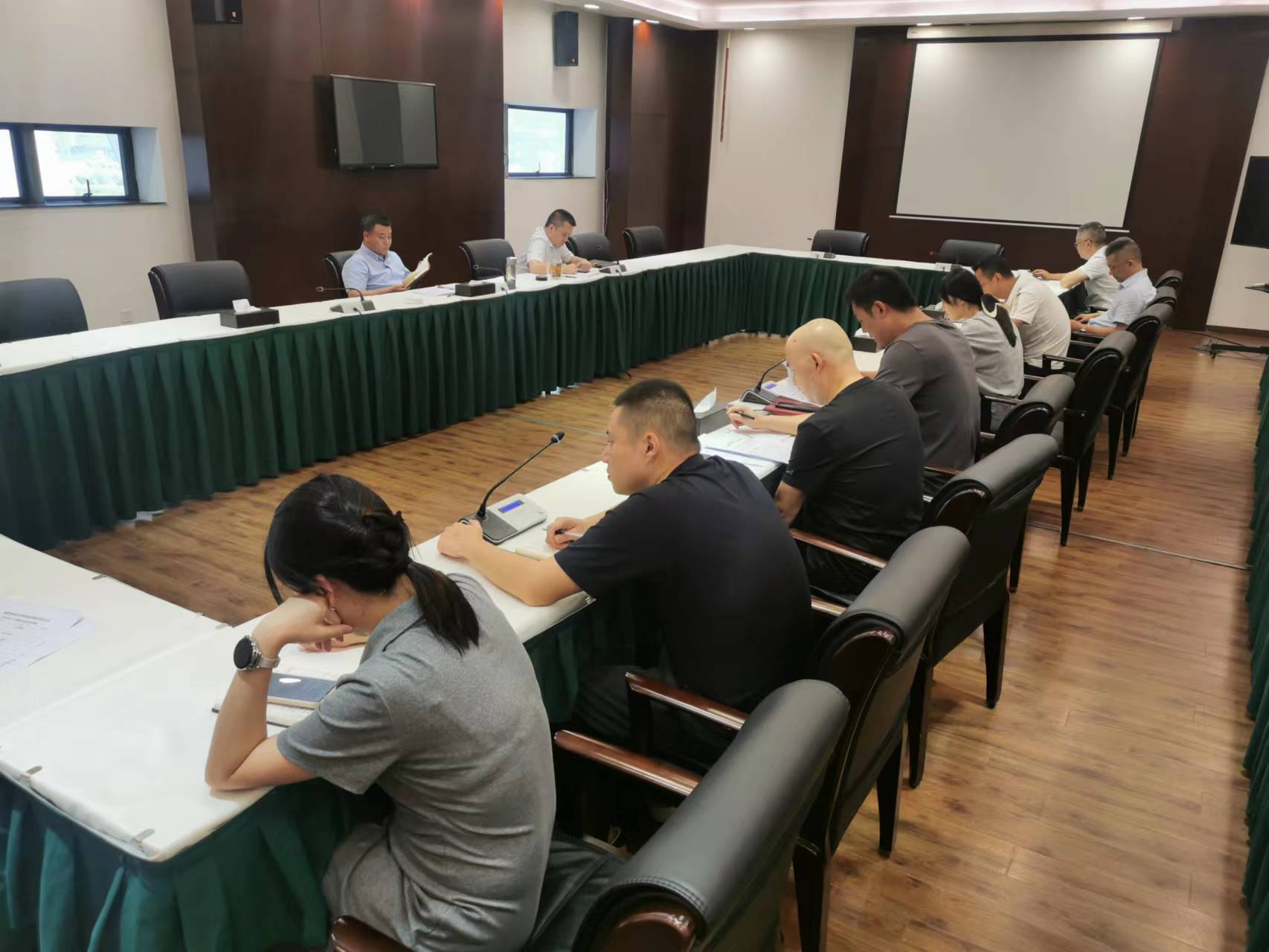 會展旅游公司召開防災減災暨安全生產(chǎn)工作專題會議
